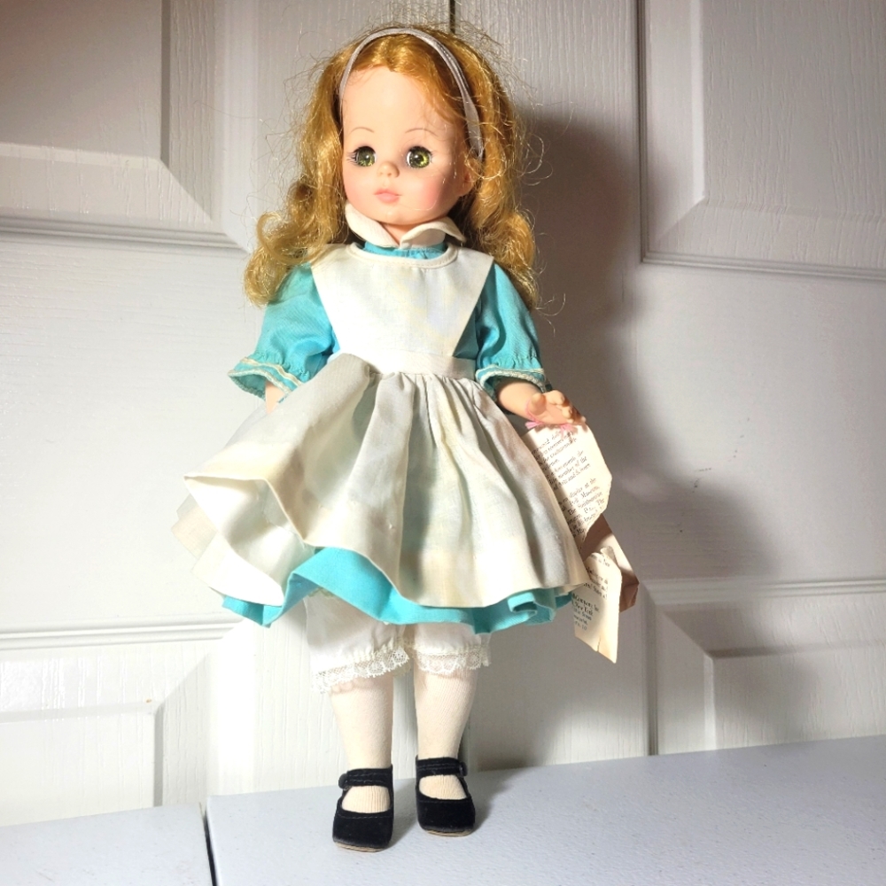 ❤ MADAME ALEXANDER DOLL ALICIA IN WONDERLAND VINTAGE